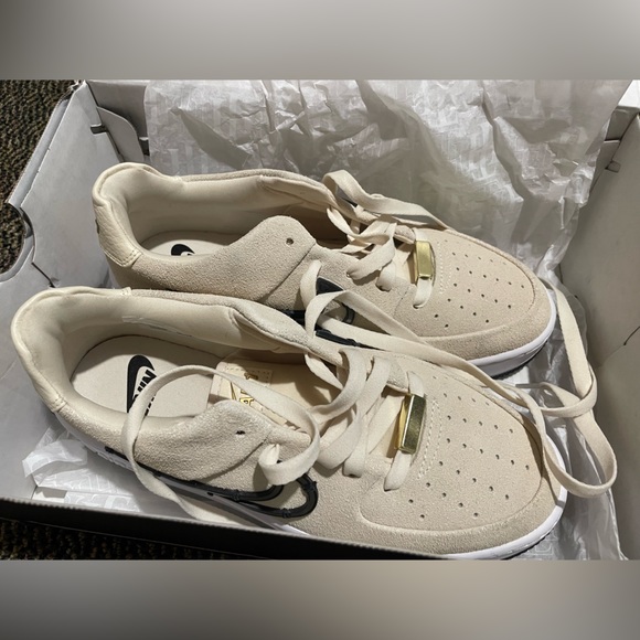 NWOT Nike Air force 1 sage low lx ci3482-200 beige - Picture 3 of 5